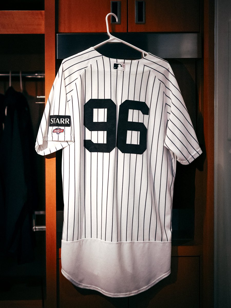 Yankees's tweet photo. Debut threads 👀

#RepBX | @georgelombardjr https://t.co/QQUlwFNWGk