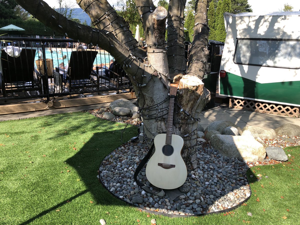DOC604's tweet photo. It was a bit of an emotional return to #H2 @WestinBayshore this past weekend; I hadn’t performed there in over 6years &amp; as it was one of my regular gigs back in the day, a lot of great memories came right back to me! It’s such a beautiful, historic venue; glad to be back! https://t.co/tdUKm78xBK