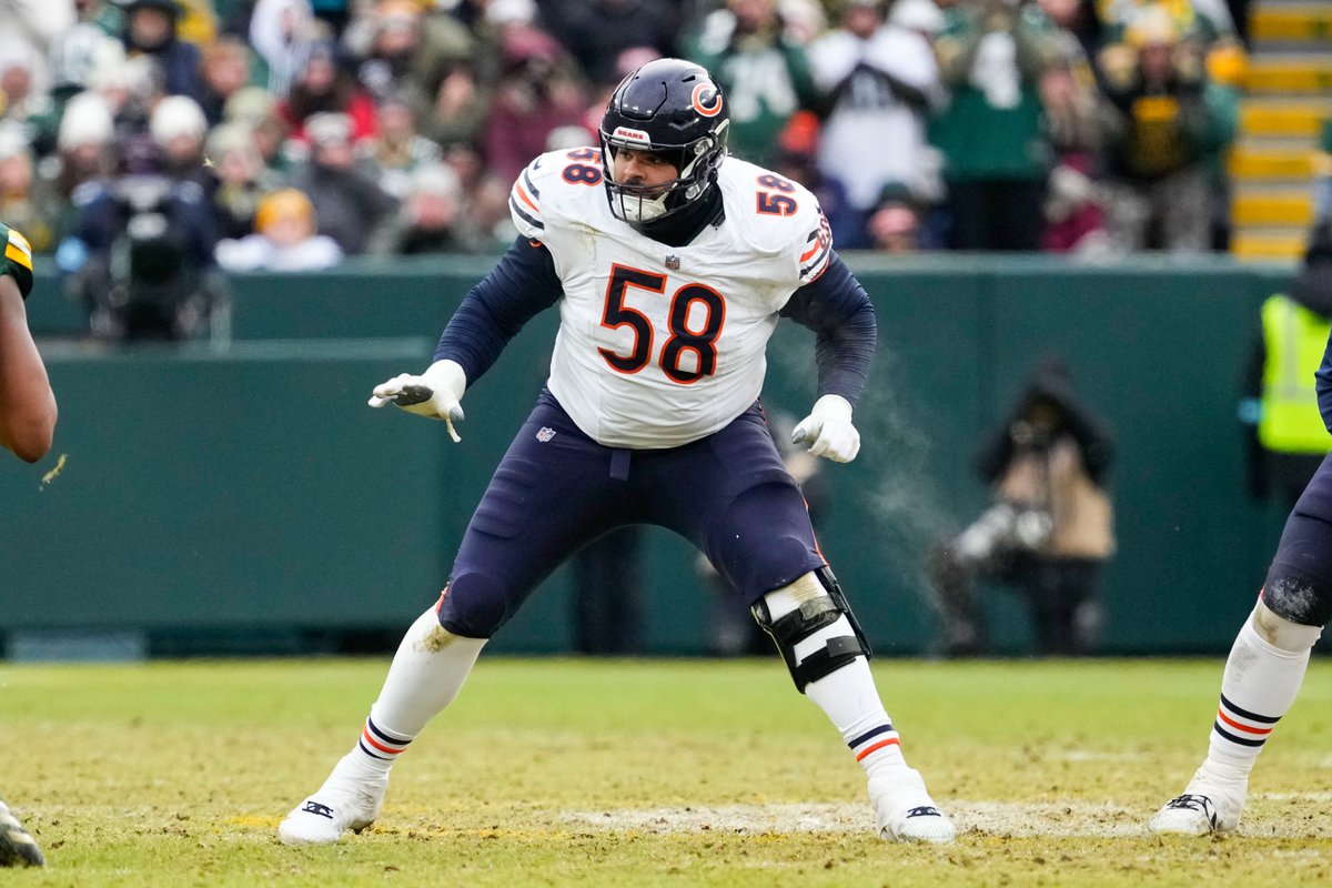 davebftv's tweet photo. Bears have signed RT Darnell Wright to a four-year, $116M extension with $93M guaranteed. 

It’s the largest deal ever for a right tackle and most guaranteed money for an OL in NFL history. 

Well deserved for the All-Pro. Bears lock up a cornerstone. https://t.co/Xe1Klq88H9