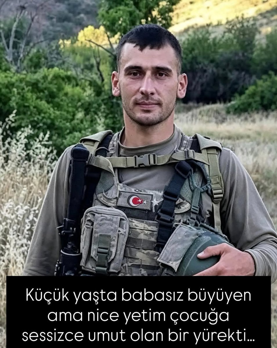 ruhizinde's tweet photo. Senin için nasıl bir söz yazılır bilemedim... 
Nasıl güzel bir yüreğin varmış ki senden sonra bile yetim çocukları unutmamışsın. 
Ruhun şad olsun gönlü yüce vatan evladı🇹🇷🇹🇷🇹🇷 https://t.co/B7GeCUvMYl