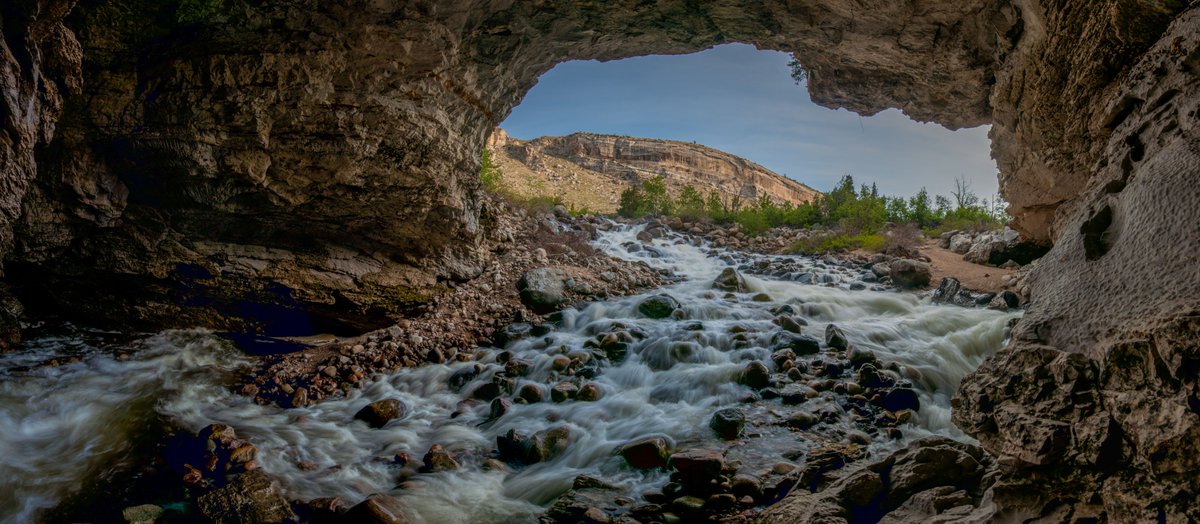 WindRiverWY's tweet photo. One of Wind River Country's gems, Sinks Canyon sits at the base of the Wind River Mountains near Lander. It's great for an overnight stay, hiking, rock climbing, playing in the water and more.  

Photo: Wind River Country https://t.co/FAZDgdtLkF