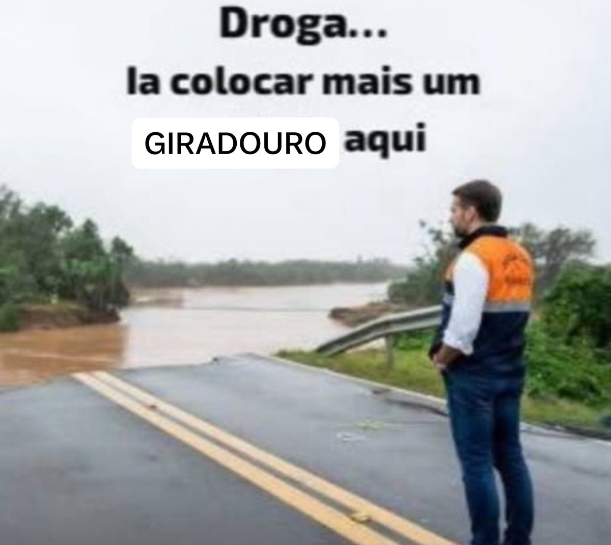 wadzap69's tweet photo. Engenheiro da SEMOB quando tá chovendo em João pessoa👇👇👇👇 https://t.co/bGxDL7k0nu