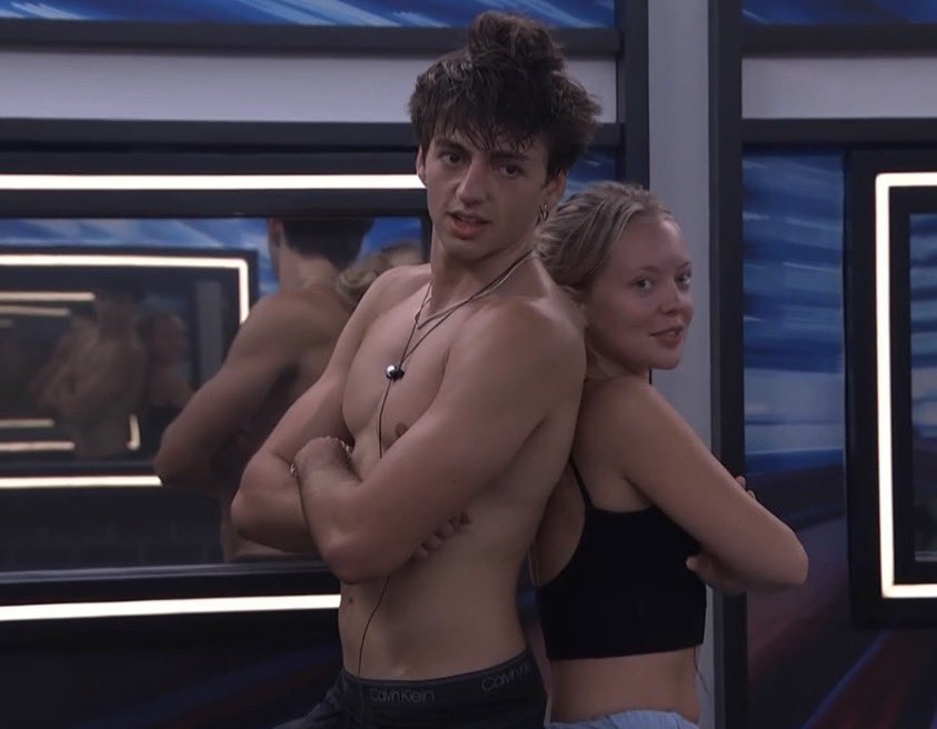 madelinekiyoko's tweet photo. “you’ve just been hit by the drewth, &amp; doesn’t that melody sound sweet” #bb28 https://t.co/953SkuXsnU