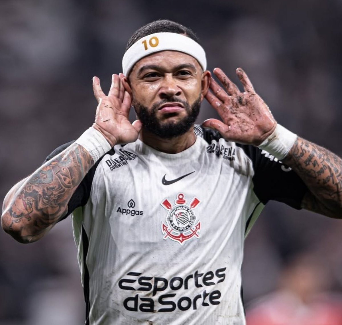 NJanfren's tweet photo. "Memphis Depay decidiu retirar todas as exigências consideradas abusivas pelo clube".

Realidade: nunca existiu merda de regalias e exigências nenhumas, foi tudo NOTÍCIA PLANTADA pra tentar queimar o cara e melar a renovação.

Agora metem essa pra tentar sair por cima hahahaha https://t.co/7JTuuecHVz