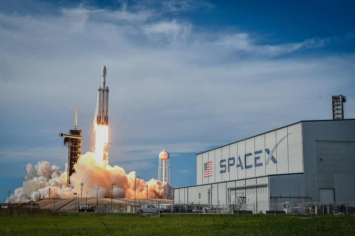wallstengine's tweet photo. SPACEX $SPCX Q2’26 EARNINGS HIGHLIGHTS

🔹 Revenue: $7.8B (Est. $6.93B) 🟢; +92% YoY
🔹 EPS: -$0.09 (Est. -$0.26) 🟢
🔹 EBITDA: $3.5B (Est. $2.03B) 🟢; +191% YoY
🔹 Net Income: -$541M (Est. -$1.94B) 🟢

Segment Revenue:
🔹 Space: $962M; +29% YoY
🔹 Connectivity: $4.3B; +66% YoY
🔹 AI: $2.6B; +247% YoY

Other Q2 Metrics:
🔹 Starlink Subscribers: 12.0M; doubled YoY
🔹 Starlink ARPU: $66/mo; -22% YoY
🔹 Backlog: $47.5B
🔹 Cash & Marketable Securities: $100B

Business Highlights:
🔸 Closed $25B inaugural senior notes offering
🔸 Agreement to acquire Cursor for $60B
🔸 $14.1B in contracted cloud services sales
🔸 Awarded over $6B in multi-year U.S. government Starshield contracts