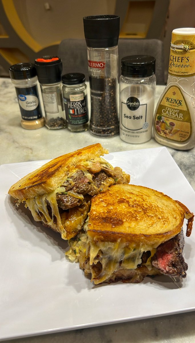 Chassinbandz's tweet photo. Steak Sandwich 🌟 https://t.co/Bmt1cStcMt