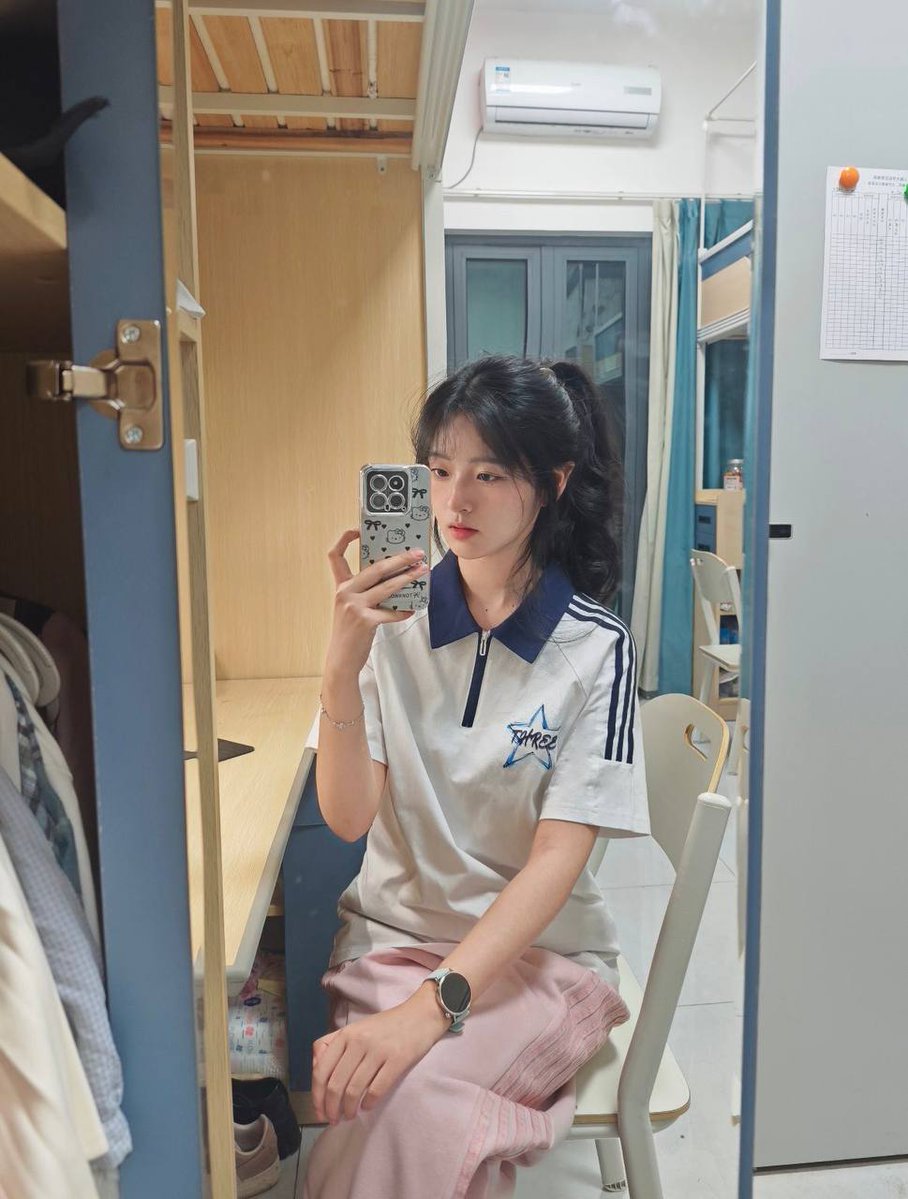 Colynugdo's tweet photo. 新人刚玩x，

 彻底放飞！

 谁要锐评准女大18岁的福照！ https://t.co/78Fd3YpDvk