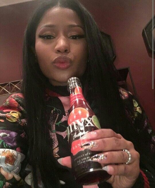 missnikkinick's tweet photo. Cheers to quality US Time  @NICKIMINAJ 🥂🌹✨
#GagCitySub Time 😎 
Love &amp; Loyalty ALL of the TIME 🫶
#Kisses2MyFans #NickiMinaj #DivineTime 😘 https://t.co/2vX0DyUq4b