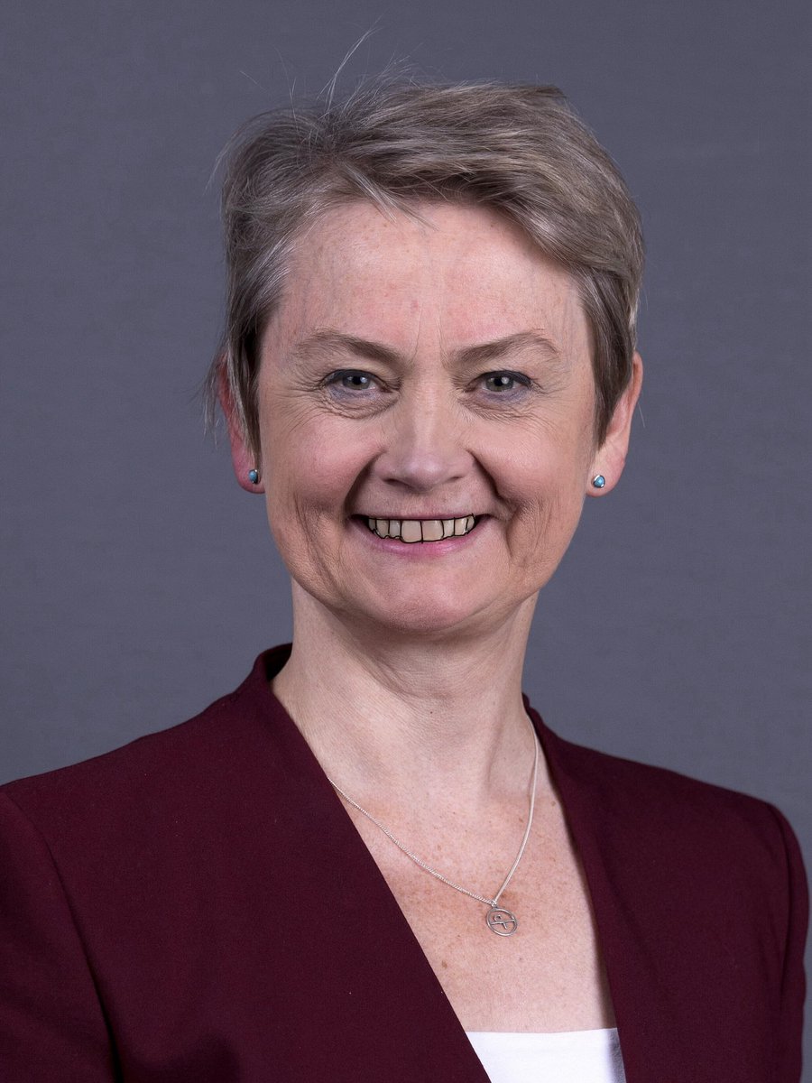 UK_Dispatch_'s tweet photo. BREAKING: New Health Secretary Yvette Cooper has taken almost half a million pounds from a donor linked to the NHS and private healthcare recruitment company.

Donor Peter Hearn has also been involved in the appointment of the lead for the failed NHS Test and Trace programme during the covid-19 pandemic.