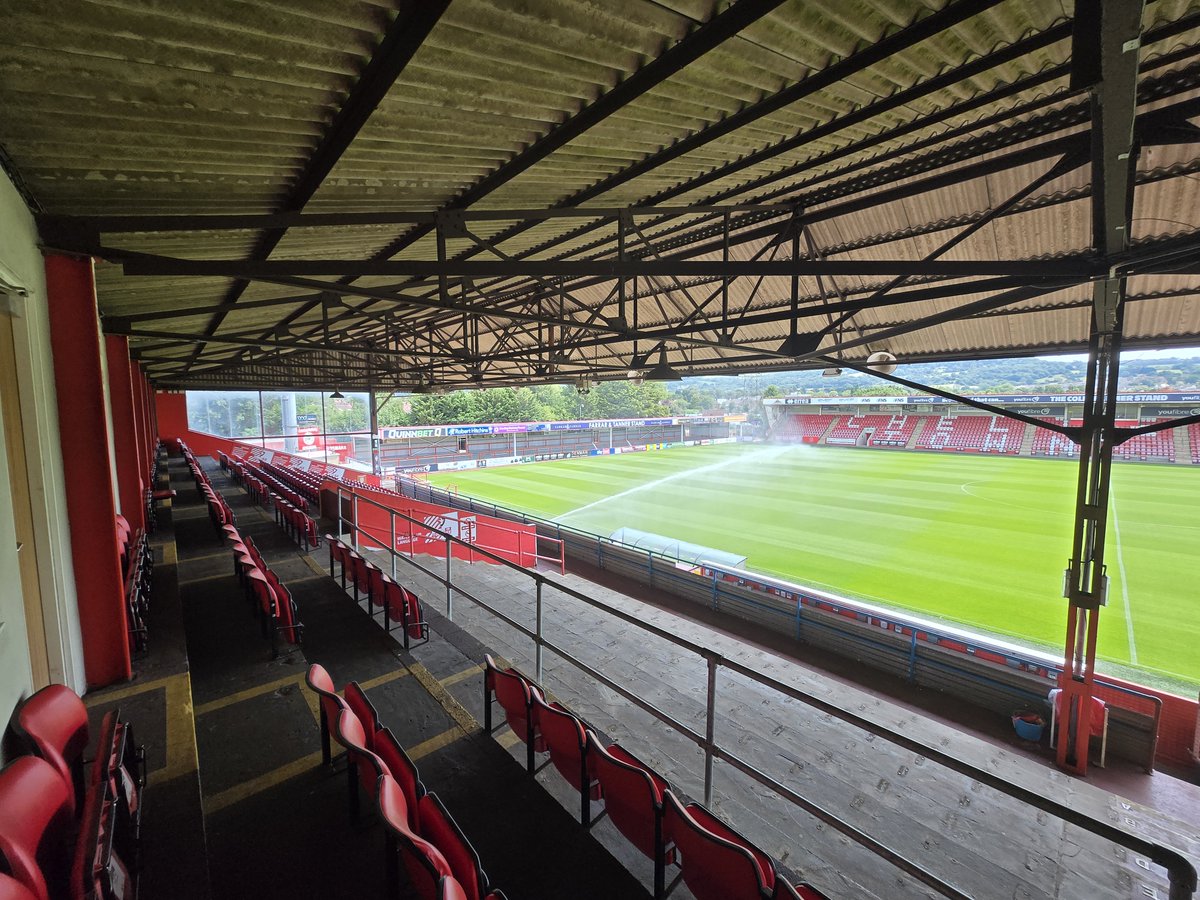 AnthonyCSR's tweet photo. ⚽ Proud to be associated with @CTFCofficial! 🚚You’ll now see Cotswold Services Removals Ltd advertising around the pitch throughout the season – including during matches shown on Sky Sports! 📺Proud to support our local club and community.🏡 House Removals | 📦 Storage | ⭐ 200+ 5★ Reviews
🌐 https://t.co/IzHExGVbuq#CTFC #CheltenhamTown #SkySports #Cheltenham #HouseRemovals #MovingHouse #SupportLocalBusiness
