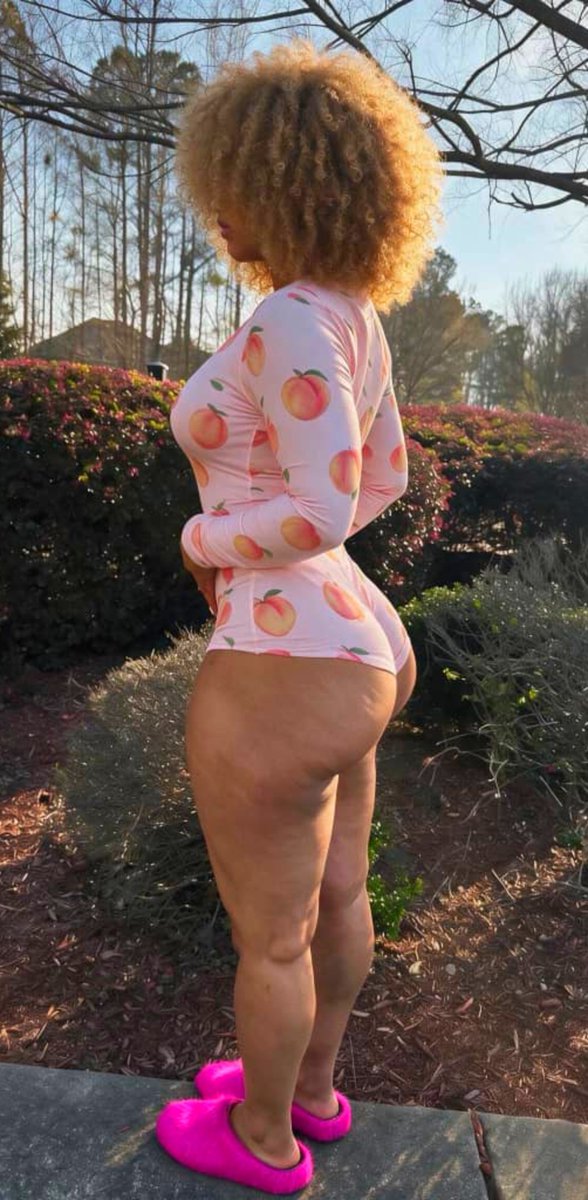 Unique_Ness001's tweet photo. SHE: 
Who gives the JOBS and Whom I deposit my REWARDS https://t.co/C2yOGRDl2h
