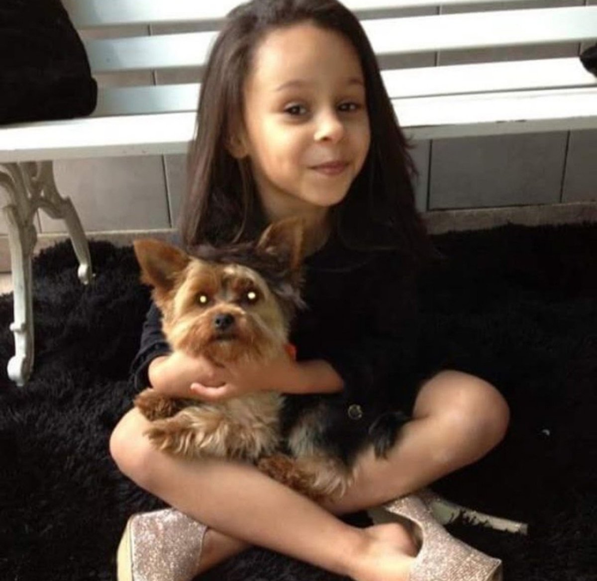 mahcherrys_'s tweet photo. Eu era uma mini diva https://t.co/4ZJBR3vadq