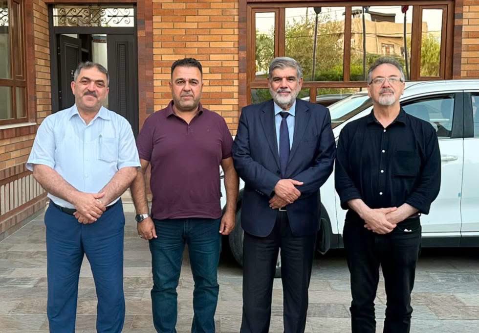 ADALETPARTI2004's tweet photo. استقبل السيد صباح حسين أوغلو، رئيس حزب العدالة التركماني العراقي، اليوم الثلاثاء الموافق ٤ / ٨ / ٢٠٢٦، في المــقر العـام للحزب بمدينة كركوك، السيد علي زينل، المختص القانوني في مؤسسة السجناء السياسيين، و الباحث المغترب الاستاذ ديار الهرمزي. https://t.co/9KCBKt86ko