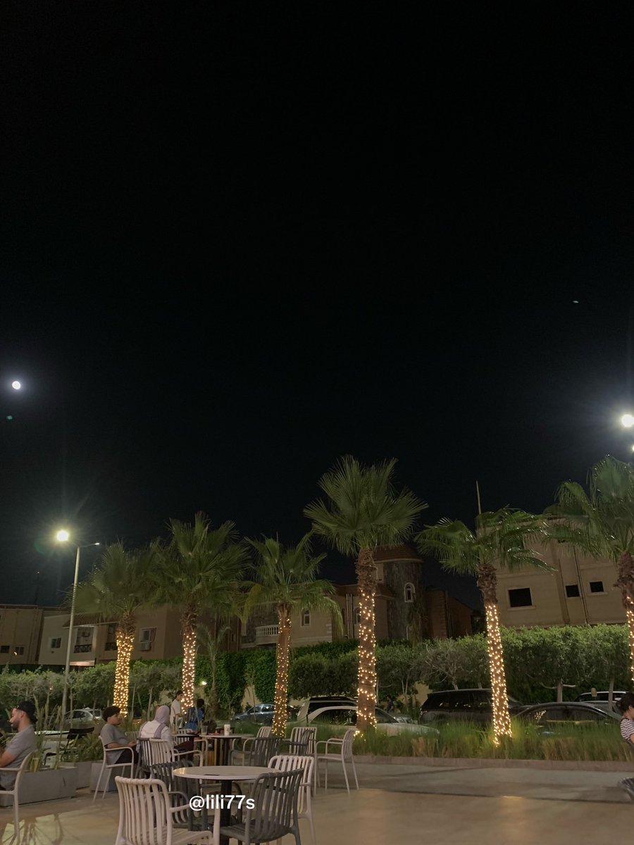 lili77s's tweet photo. جبت مشروب تارو اخر شي طلع طعم كورنفلكس ما توقعت 🫠
بس يلا جمال القعدة تشفع ✨💗 https://t.co/d8ERiinUaL