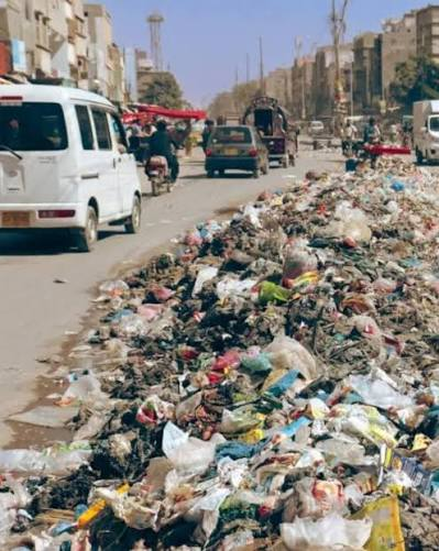 sdcamar1's tweet photo. @realMaalouf "I love the small of feces in the monring" https://t.co/gqy0qzoWHz