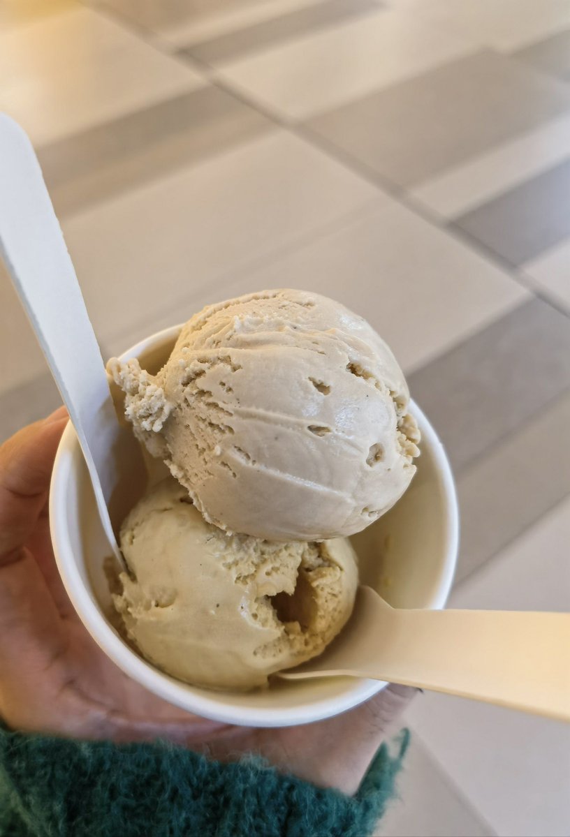 79RobinsonA's tweet photo. Just stole a bite of my partner’s ice cream and got a laugh instead of a glare—small win of the day.， https://t.co/NmoD15lq7C