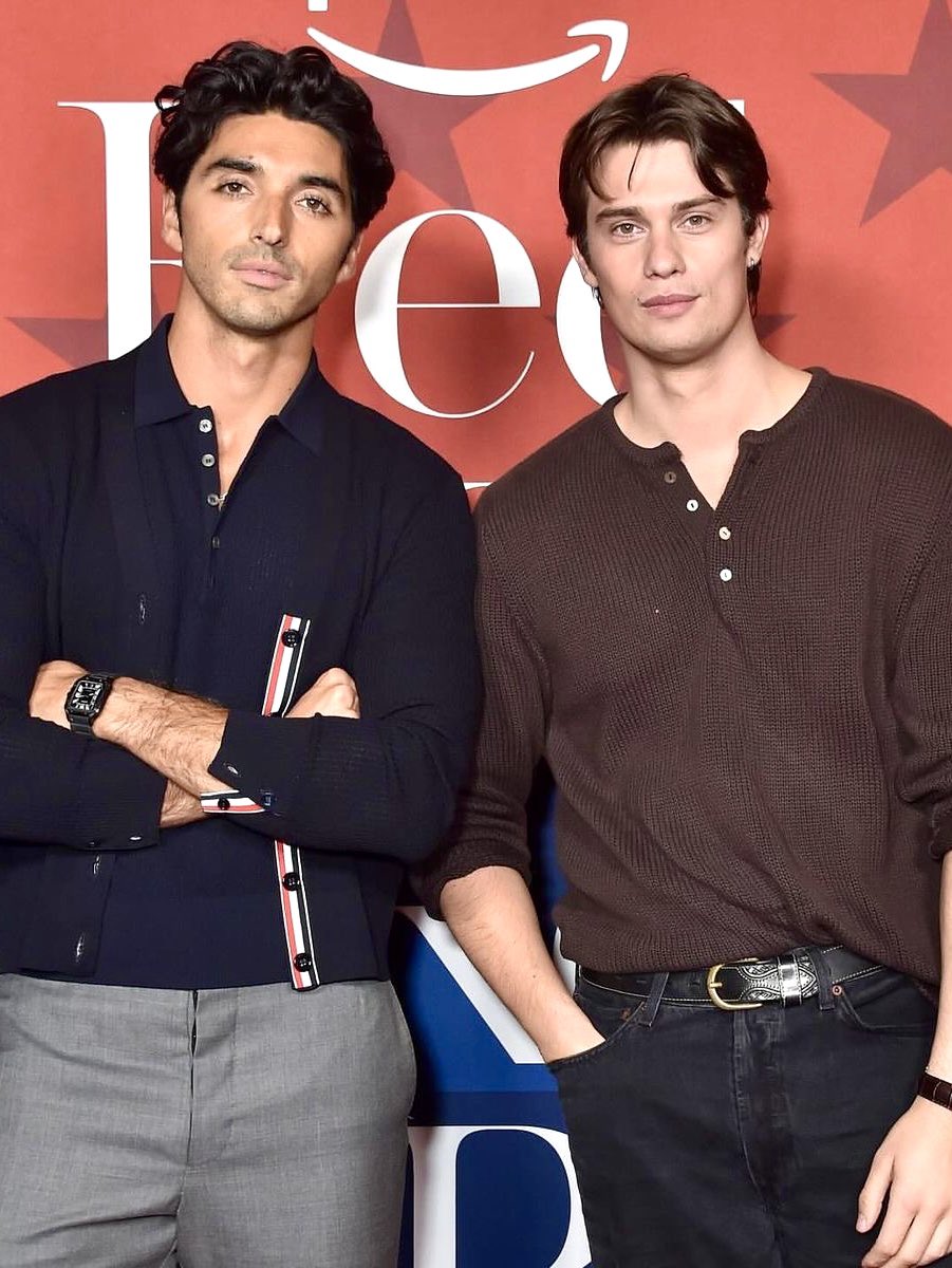 mniamv's tweet photo. daily reminder that rwrw press tour with our fav international power couple will start soon https://t.co/n2YwbdYjuq