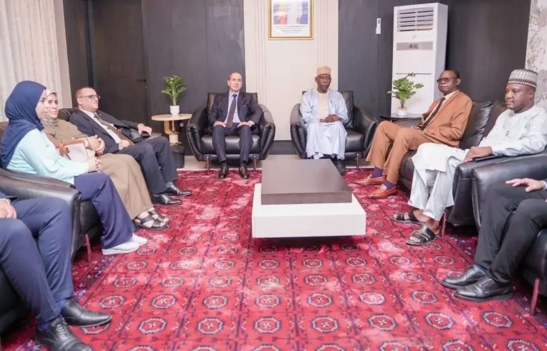 APS_Algerie's tweet photo. Le président du #CNESE en visite officielle au #Tchad
🔗https://t.co/c2k3A3PwFq https://t.co/5KGeQZ4mXM