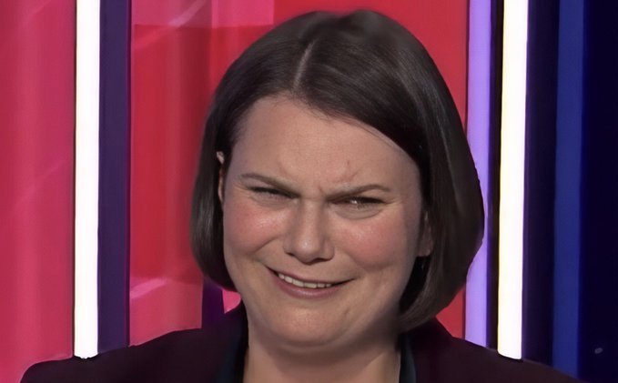 GeekOfReason's tweet photo. @TalkTV @cfdownes_ @JuliaHB1 Julia and this image here are indistinguishable at this point as she CANNOT answer his question BECAUSE she is a mouthpiece of the regime.

@JuliaHB1 is there a problem with the White British becoming a minority in Britain?!

Her: https://t.co/w6uYG482um