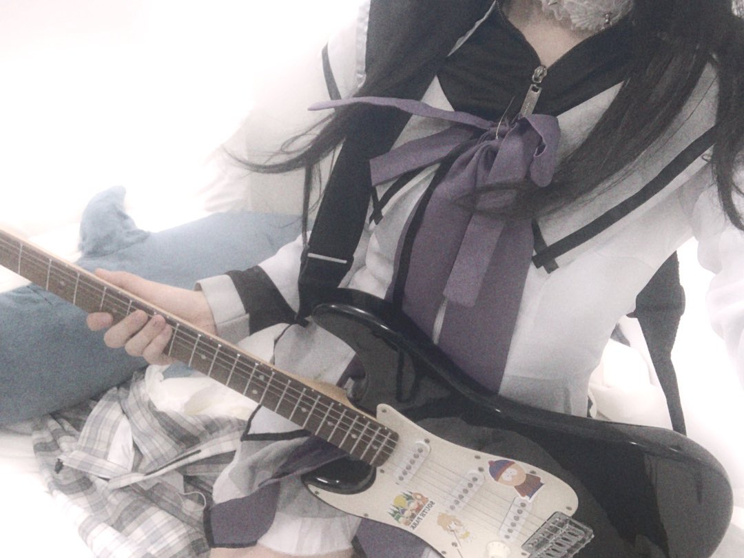 eternaliee's tweet photo. homura plays heavy metal https://t.co/1BEZxNrAWg