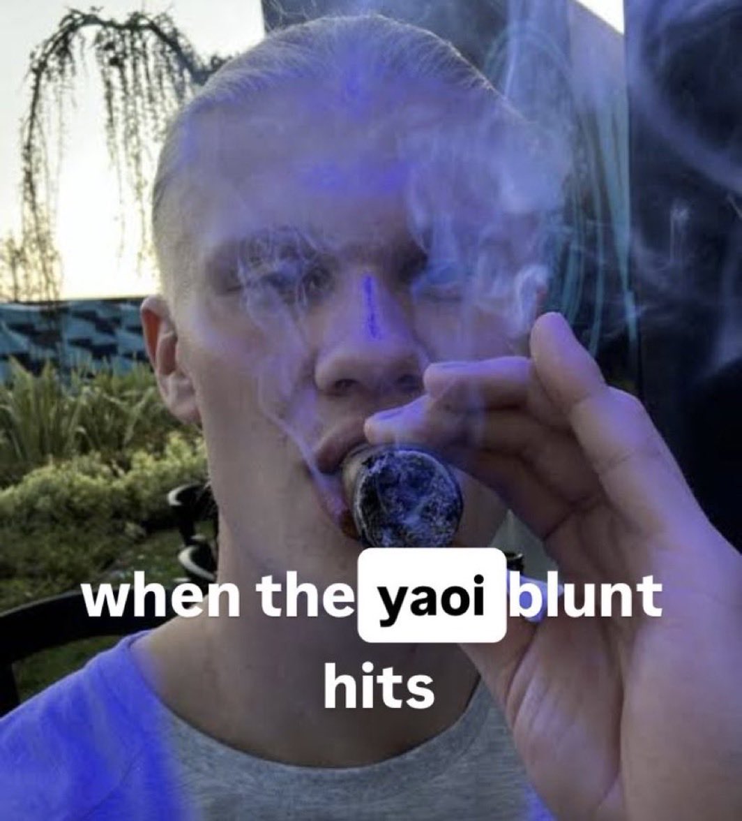 iluvtartz's tweet photo. @killashaw0 @favinaas 🚬🚬🚬 https://t.co/Q8g3BjC7IG