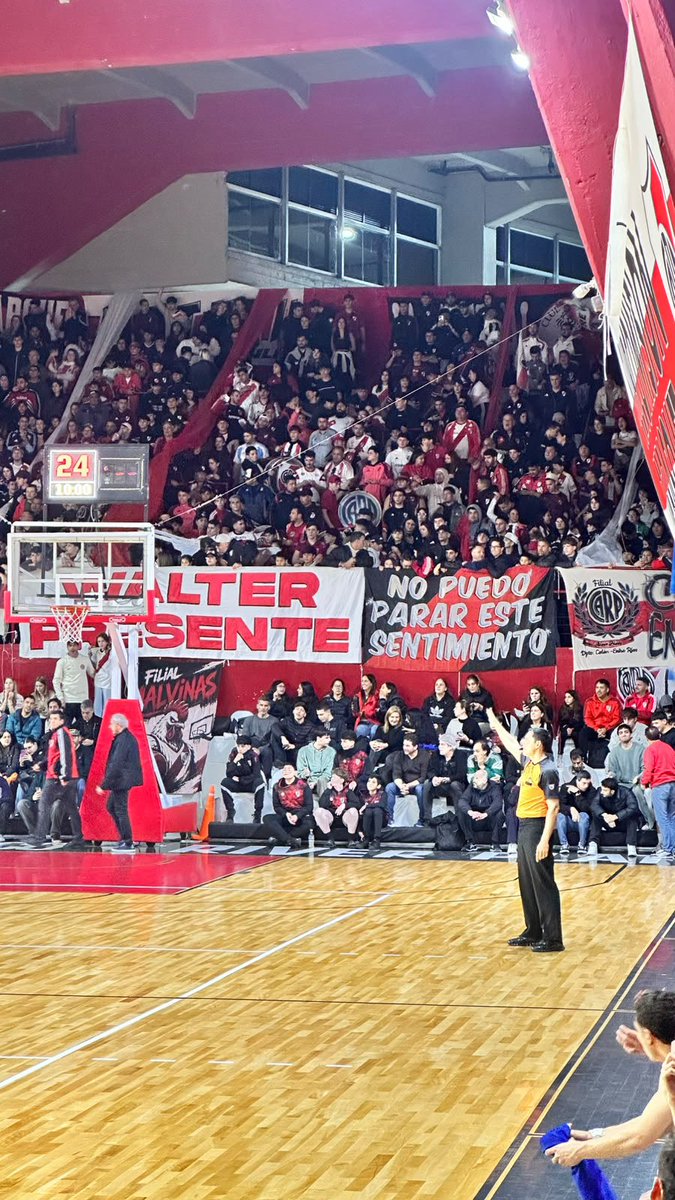ludrp_'s tweet photo. Nadie va a entender el sentimiento que domina el cuerpo 
Una y otra vez por este amor voy a gritarle al viento! https://t.co/9Le2SgFfGK