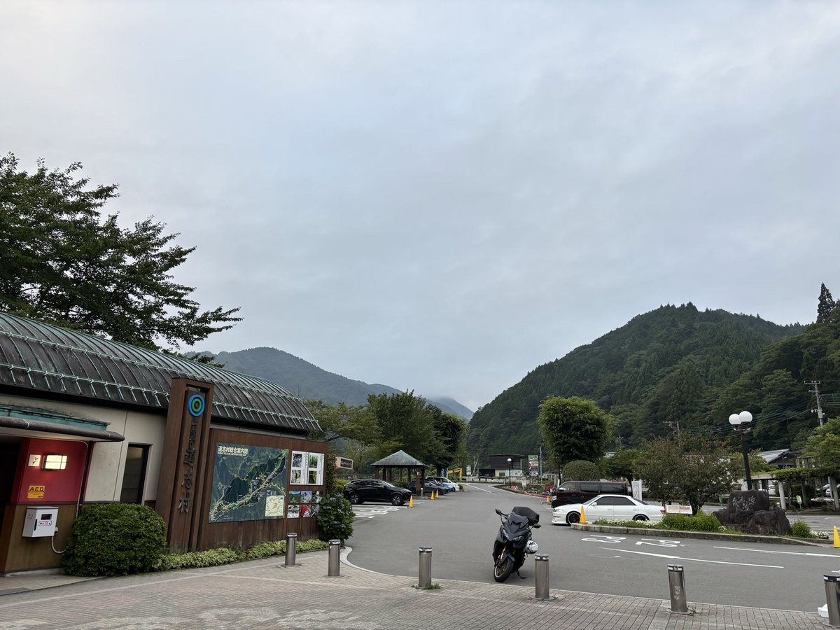 hiroshisuzu's tweet photo. 道志18度
ちょい寒
グリップ&シートヒーターオン
#tmax560 https://t.co/1T51NK1tYY