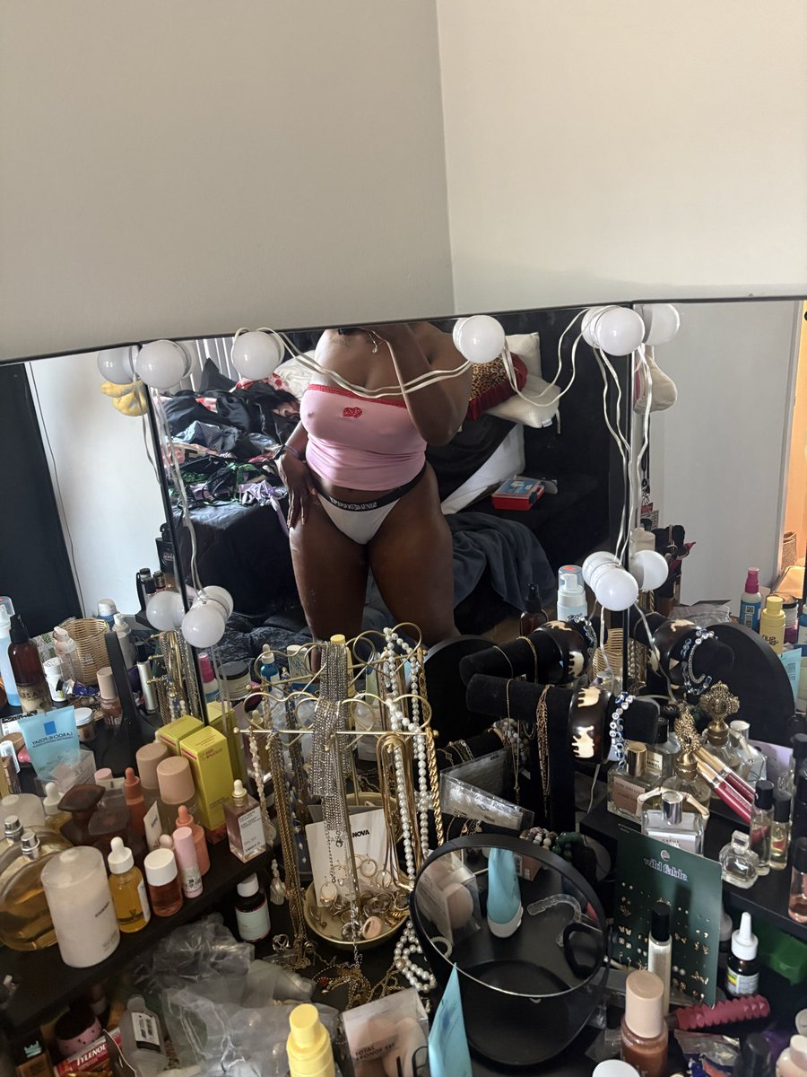_dvynne's tweet photo. 2 months in the gym ♥️ like consistently https://t.co/48Vn1GowhU