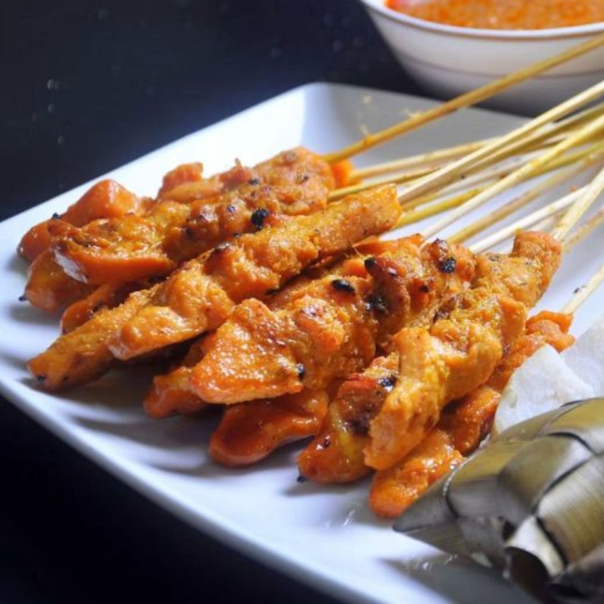 Dexerto's tweet photo. A woman is suing Singapore Airlines after swallowing a 4cm wooden skewer during a flight

Briohny Smyth claims the wooden skewer caused "severe pain, violent coughing" and "choking distress" https://t.co/5IvJA1IHoH