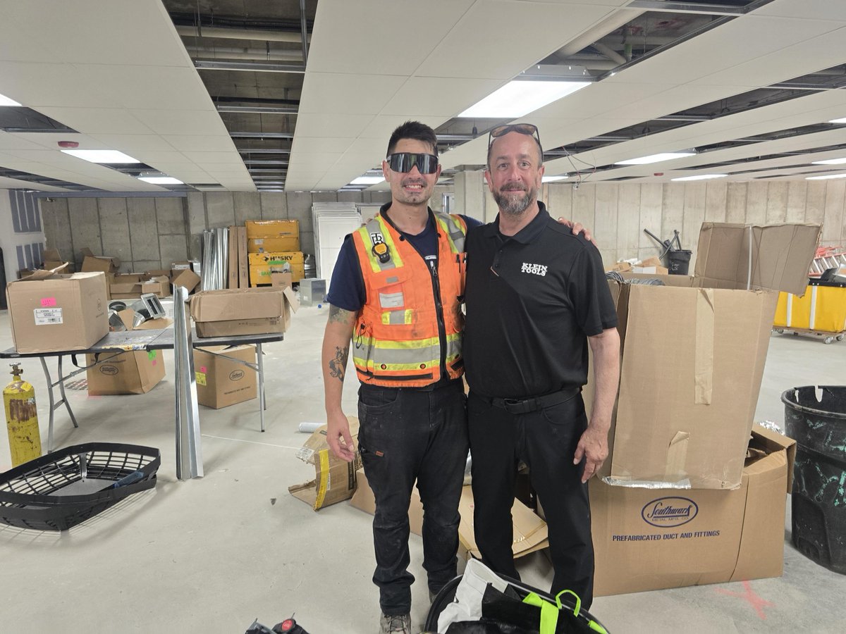TB_Properties's tweet photo. A big thank you to Steve from Klein Tools for stopping by Cornerstone Kings Park this week! 

Thanks for treating our team to pizza and some new tools. We appreciate partners who recognize the hard work our crews do every day. Thanks, Steve! https://t.co/GynR5iyzBS
