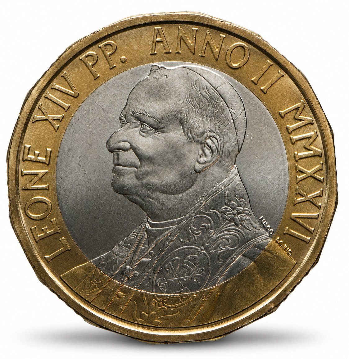 web_pastor's tweet photo. 🇻🇦Otro cambio de ruta: el rostro del Papa vuelve a la moneda del Vaticano

Tras casi una década en que el rostro del Papa ya no aparecía en las monedas del Vaticano (Papa Francisco pidió retirar su rostro de las monedas en 2017), el rostro de un Papa (ahora el gran León XIV) vuelve a las monedas oficiales de la Santa Sede. Así se ven, se ven muy bien y estamos re contentos