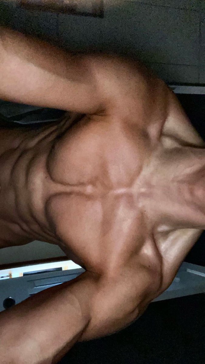 masterXerik's tweet photo. facetime drains all night😈😈
#findom #findommuscle #drainer https://t.co/urXldRkIAa
