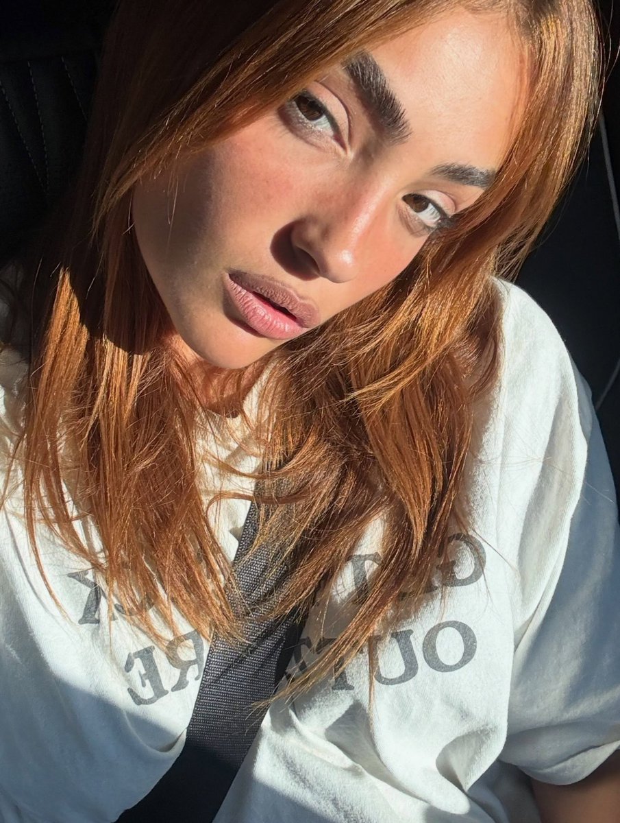 dvictoxria's tweet photo. violeta cute muy cute 🤍💐💜💫 https://t.co/dEIdFD5rdJ
