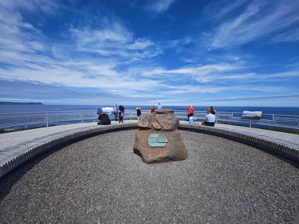 dereklee0329's tweet photo. #Newfoundland Day 10 Charleston - St. John's
​在小学同学家喝high了，昨晚直接睡了。
​Spear灯塔岸边看到了不少鲸鱼，天晴可以清晰地看见白色鱼鳍，有一只还在远处连续跳跃。这里是北美大陆最东端，天气实在好。
​小走一个East Coast Trail。24年在温哥华岛backcountry背包走过7天6晚的West CoastTr https://t.co/Rt1qFO4E9T