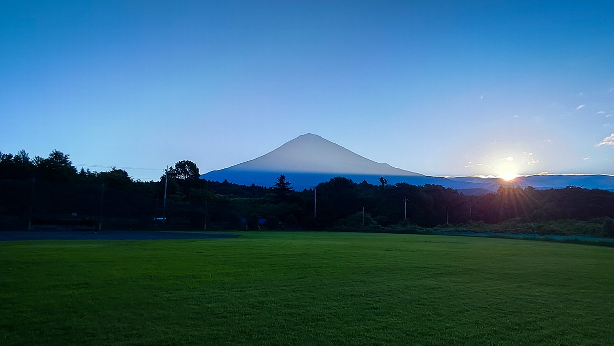 Ide0107's tweet photo. 今朝の富士山
     8月5日(水)
#富士山 https://t.co/U2fJOiTX7A
