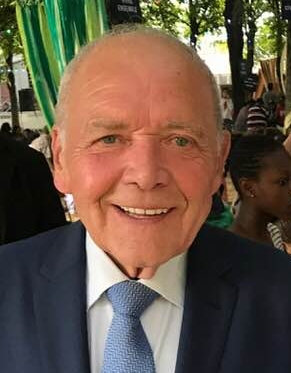 TransparenceCit's tweet photo. 🚨UN MAIRE PLACE SA FAMILLE EN HLM

🏠Le maire PS de Créteil Laurent Cathala est accusé par Le Canard Enchaîné d'avoir favorisé ses proches dans l'attribution de logements sociaux : son ancien directeur de cabinet, la famille de sa secrétaire, des proches d'un sénateur et même son propre gendre qui occupe le poste de directeur de la gestion locative du bailleur social concerné. 

👉Environ un quart des logements revendus l'auraient été à l'entourage du maire. La Chambre régionale des comptes avait déjà dénoncé, en 2024, un système d'attribution qualifié de "boîte noire". Cathala conteste tout favoritisme.