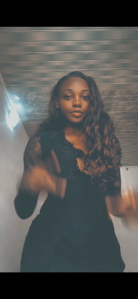 banks1274z9's tweet photo. Hi❤️🥰 https://t.co/flFm0GBnT2