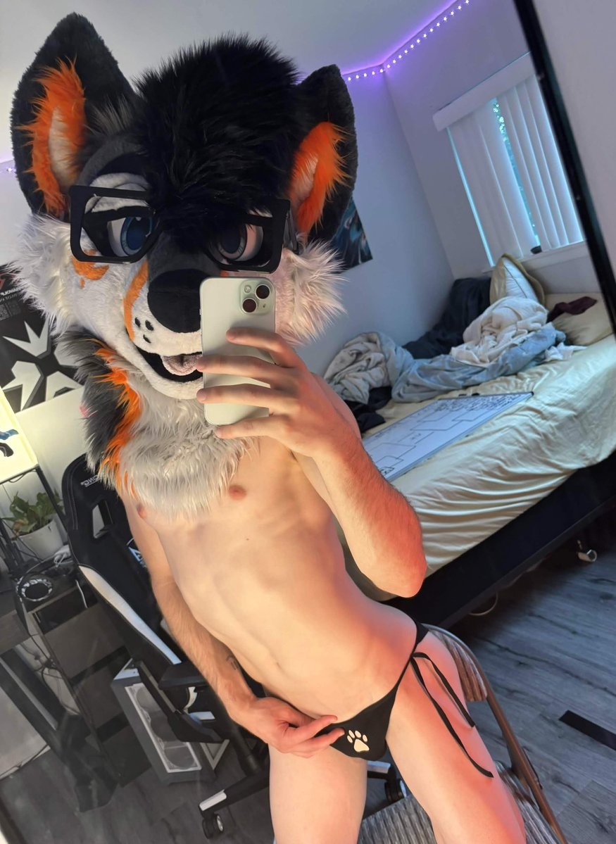 MeowfurshotAD's tweet photo. if your bro sends you a selfie like this… wyd??? 👀👀👀 https://t.co/JkeOu0NHjP