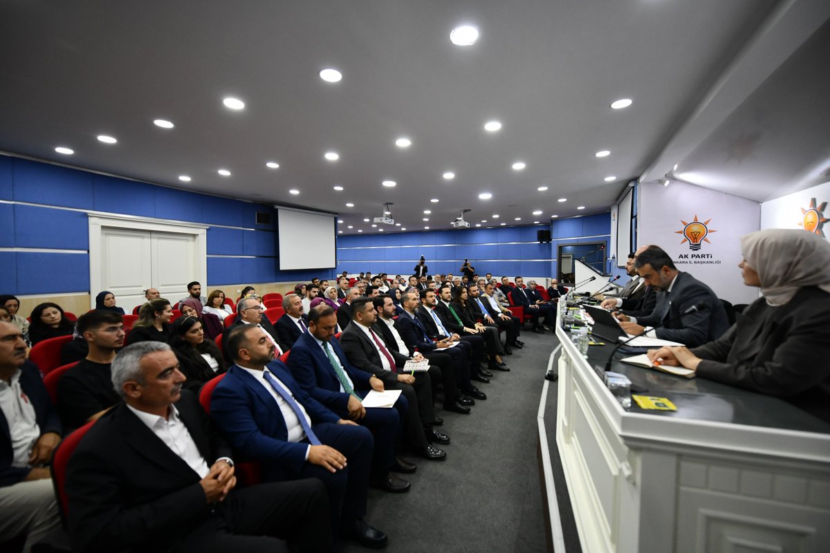AkpartiAnkara's tweet photo. Teşkilatlardan Sorumlu Genel Başkan Yardımcımız Sn. @abuyukgumus , Tanıtım ve Medyadan Sorumlu Genel Başkan Yardımcımız Sn. @acarfaruka , İl Başkanımız Sn. @hakanhanozcan, Milletvekillerimiz, İl Yürütme ve Yönetim Kurulu Üyelerimiz, İlçe Başkanlarımız, Belediye Başkanlarımız ve teşkilat mensuplarımızın katılımıyla partimizin kuruluşunun 25. yılı gündemli istişare toplantımızı gerçekleştirdik.