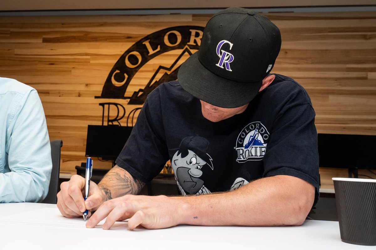 Rockies's tweet photo. Officially official ✍️ https://t.co/DDt3XZWfHX