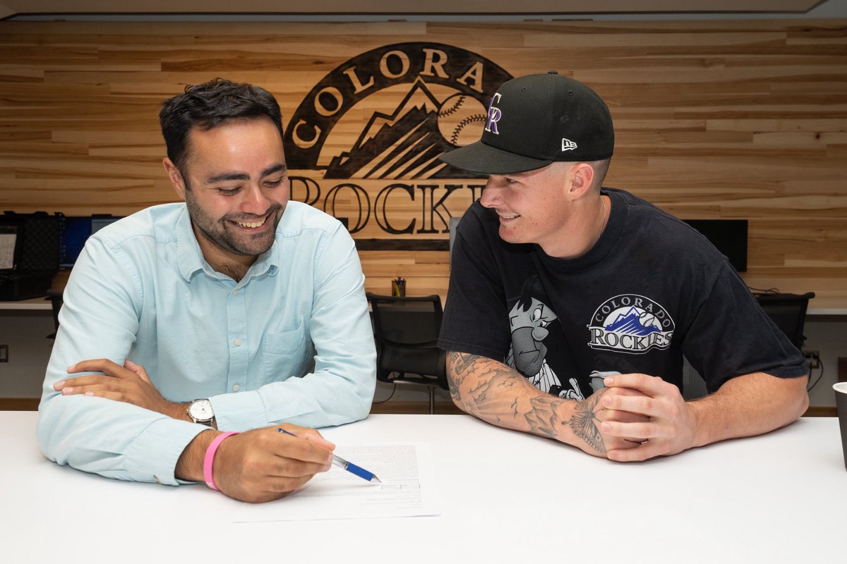 Rockies's tweet photo. Officially official ✍️ https://t.co/DDt3XZWfHX