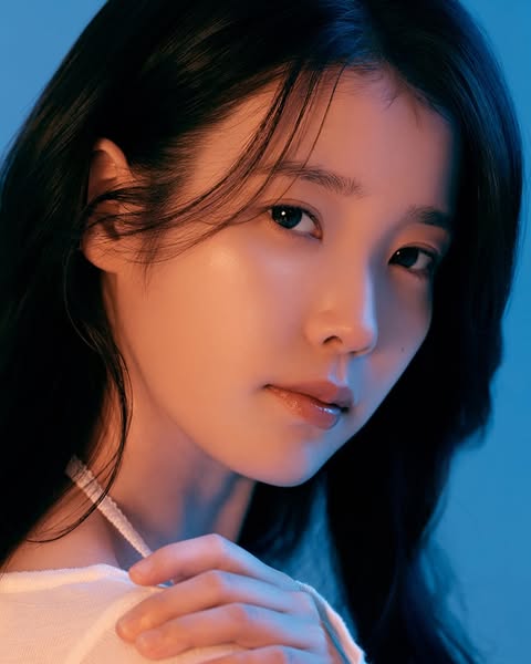 _IUFrance_Fan's tweet photo. ❥ INSTAGRAM  ᅳ 01.07.26

La marque CLALEN a partagé des photos d'@_IUofficial 

[1/2]

#IU #아이유 #Leejieun #이지은
#IUxClalen #Clalen #클리렌 https://t.co/Ho6QW9d77B