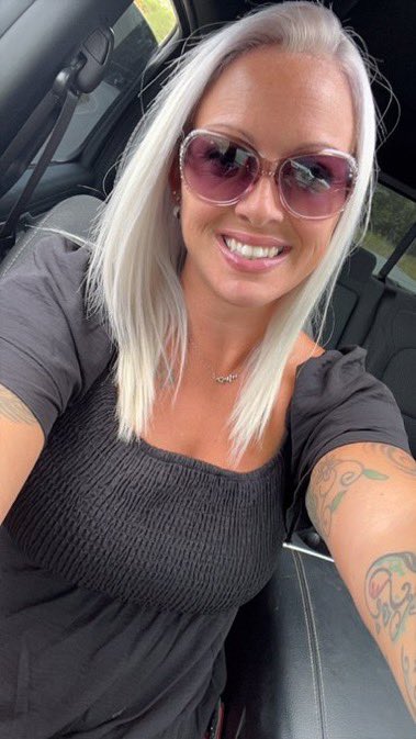 SummerGoddess0's tweet photo. Fresh hair makes this Goddess shine more than ever!! 💖 Reimburse for the $145 salon bill losers 🫰🏼

Findom walletdrain simp sissy sph paypig whalesub cashslave humanATM https://t.co/fSCl6LwgcF