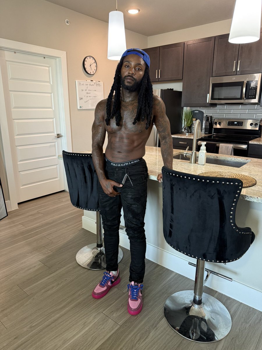 Trelacedup's tweet photo. My body look like Hercules, I up and left up out the street. Real shit ‼️ https://t.co/46Q6oOEgwH