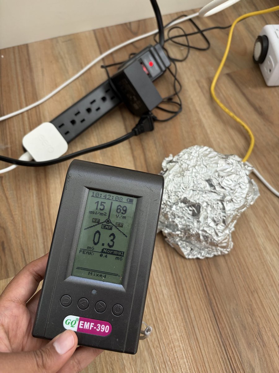 aasthajs's tweet photo. I covered my WiFi router in foil and reduced EMF radiation 50x!

WiFi signal works just fine. 

Woops, guess I’m the the tin foil hat person now!

It really isn’t that crazy when you look deeper. 

More on it + 16 practical free tips to reduce EMF from your phone, see comment: https://t.co/oS74CcFMva