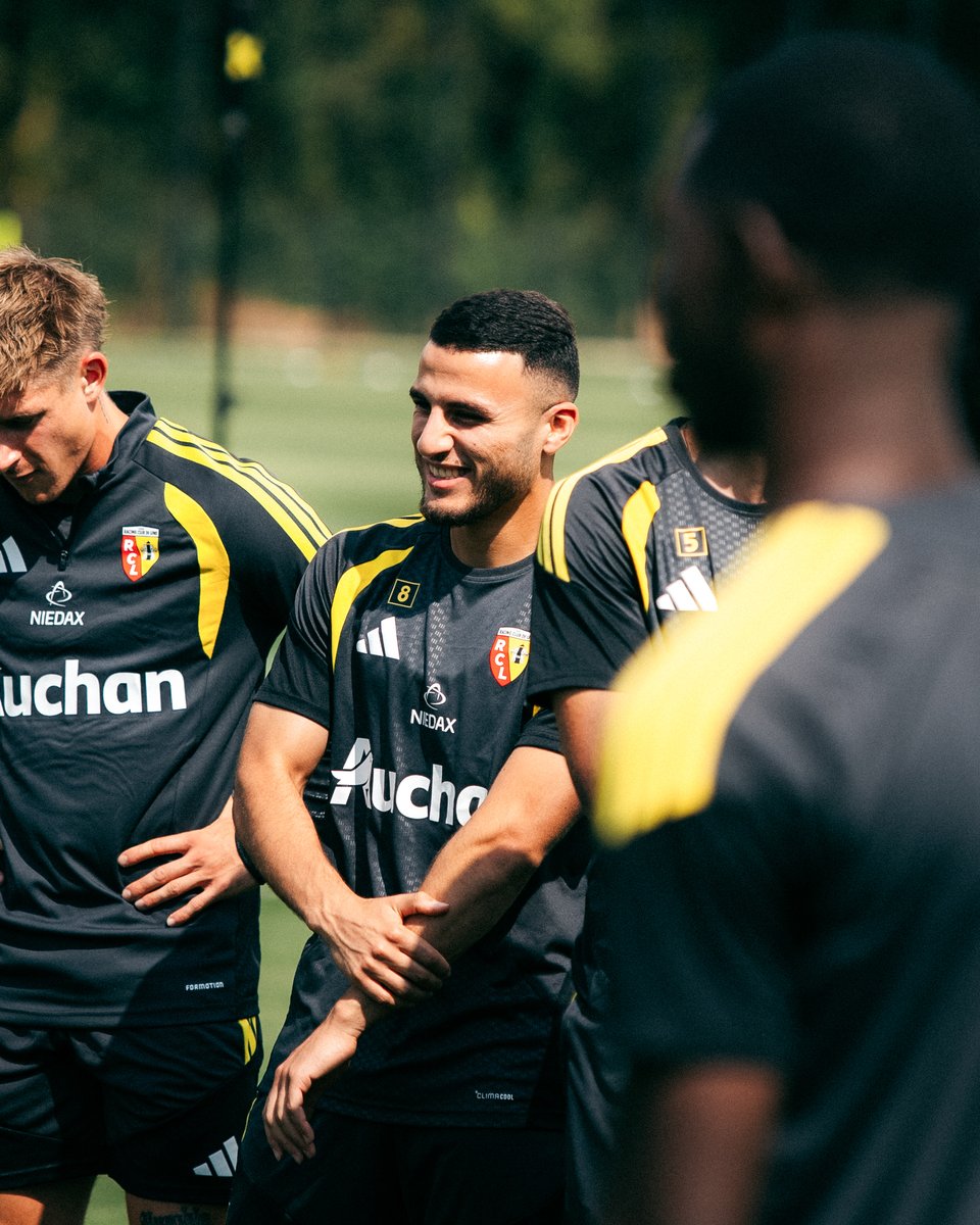 RCLens tweet picture