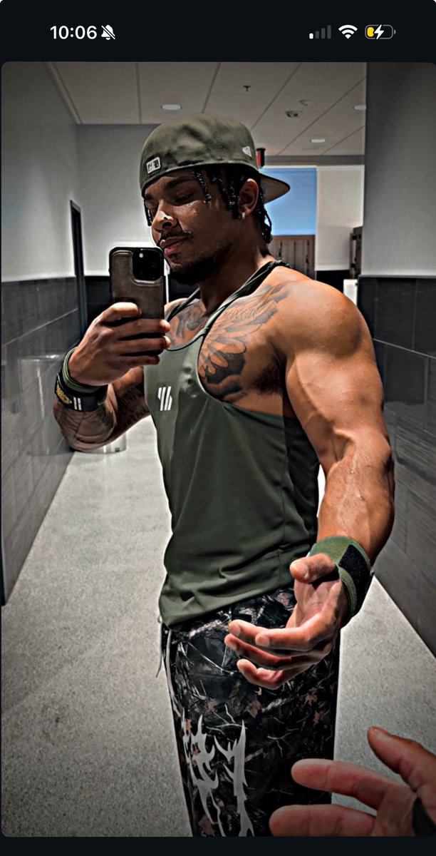 ArrionSwagedUp's tweet photo. Locked in #gym #fit #lift https://t.co/QiymE9WACJ