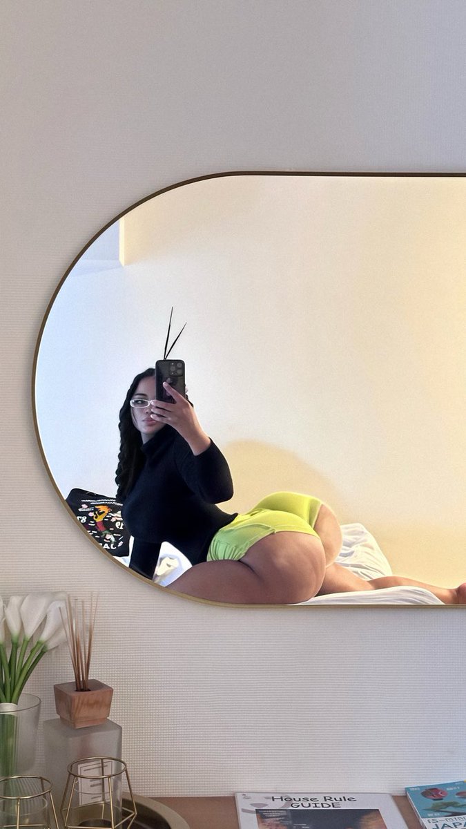 londie_london's tweet photo. Body is bodying 🥺 https://t.co/3t4Ym19yOE