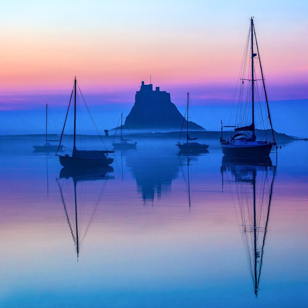 GraemePeacock1's tweet photo. Concluding the day by sorting out a 20x20 inch Holy print for a customer. Off to the digital alchemist care of @digitalab this evening :) 

* PS ‘’How long exactly did it take to position all the boats? ’’ I hear you say. Don’t ask. You don’t want to know :) https://t.co/yH6LRzNTDr