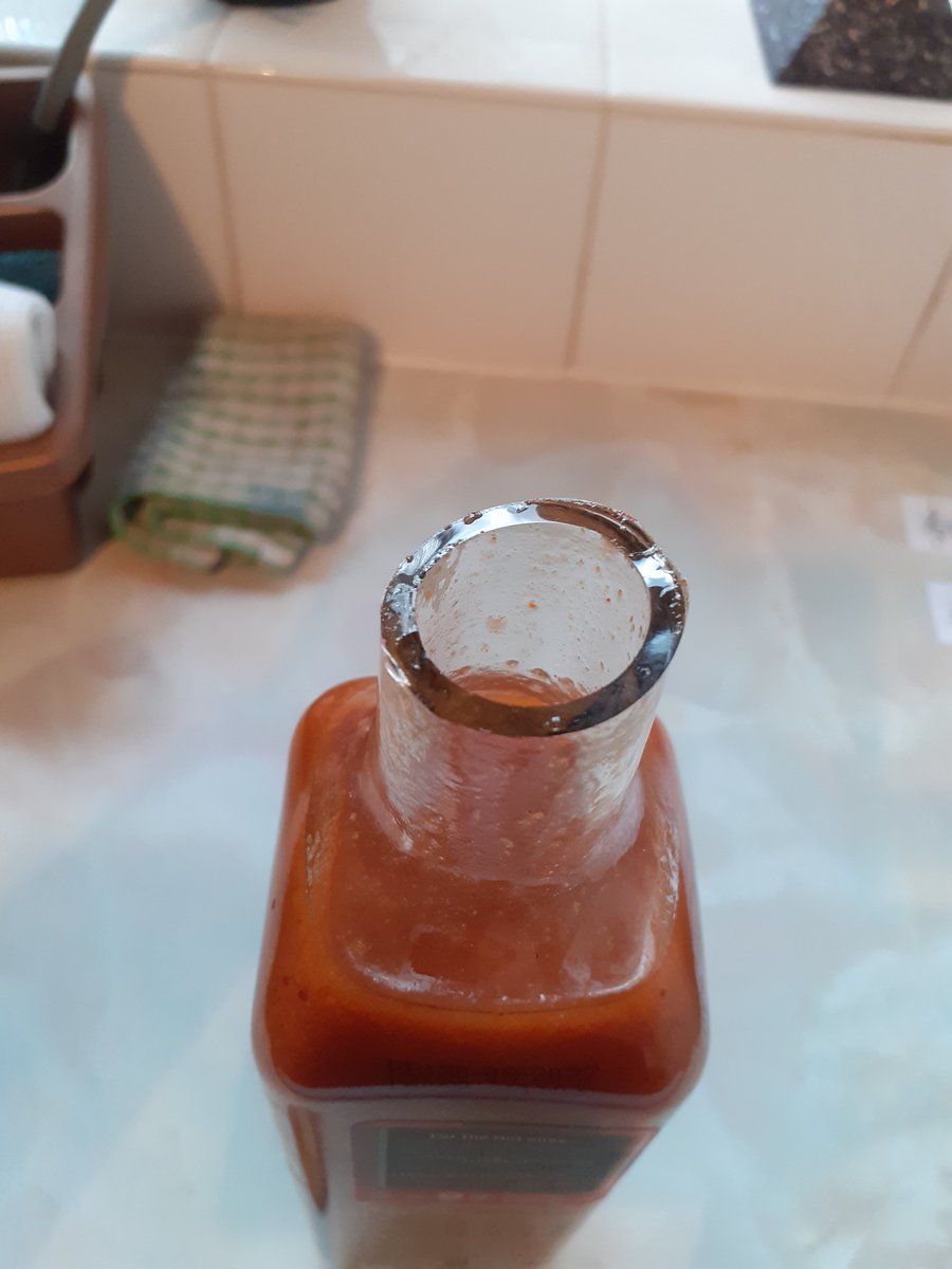 JasonBlackwolf's tweet photo. Warning to Lincoln shoppers: the glass neck on a 500g @NandosUK sauce from @Tesco Wragby Rd completely snapped off when opening. Batch: L6058. Tesco customer service refused to investigate the dangerous batch &amp; told me to carry the broken glass into the store! Logged with TS https://t.co/zSa03CLQX5
